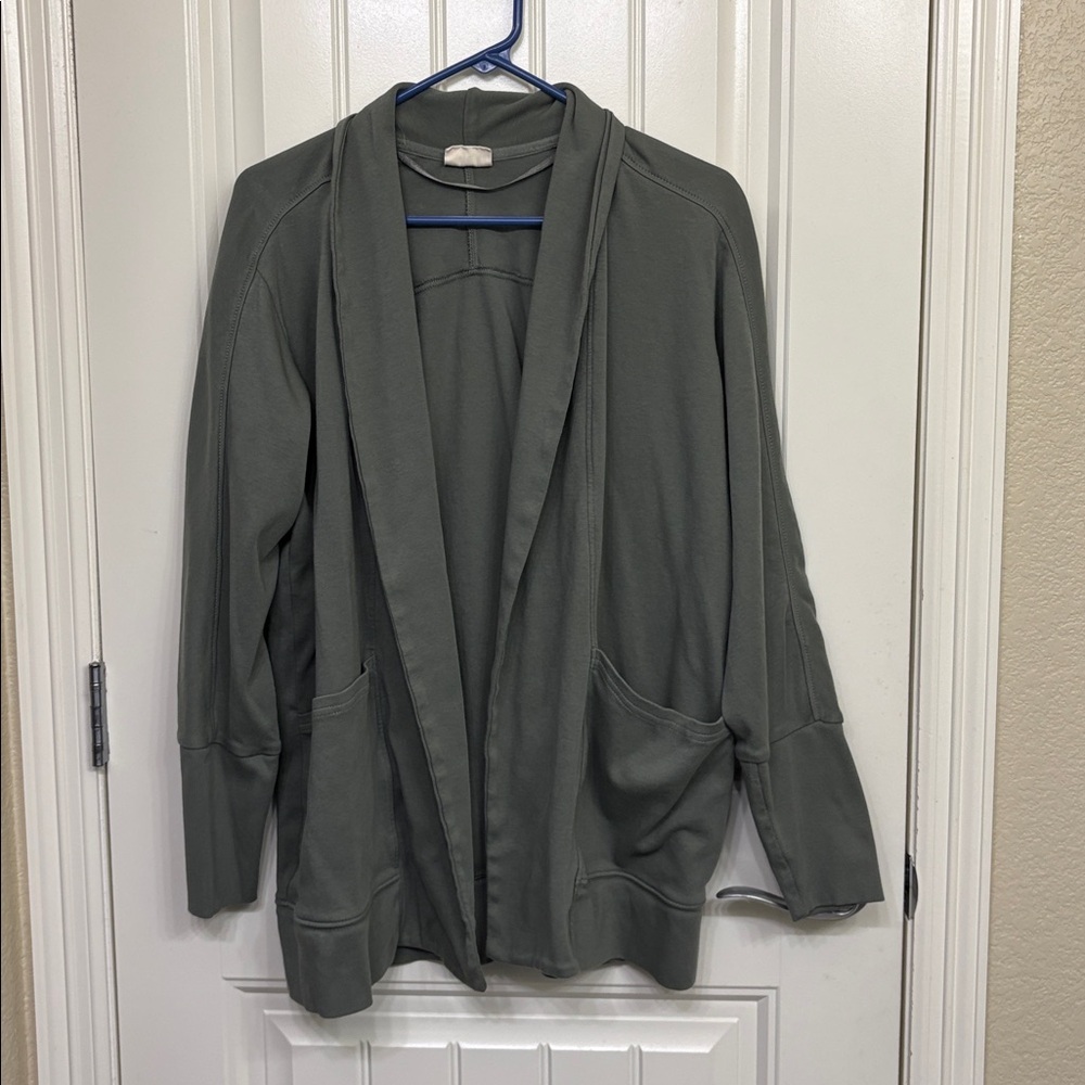Pact Organic Cotton Castor Green Airplane Wrap Cardigan Size Medium